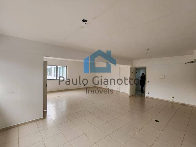 Sala para Venda em Cotia - 4