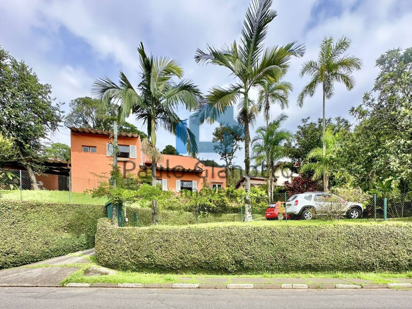 Casa, 4 quartos, 218 m² - Foto 1