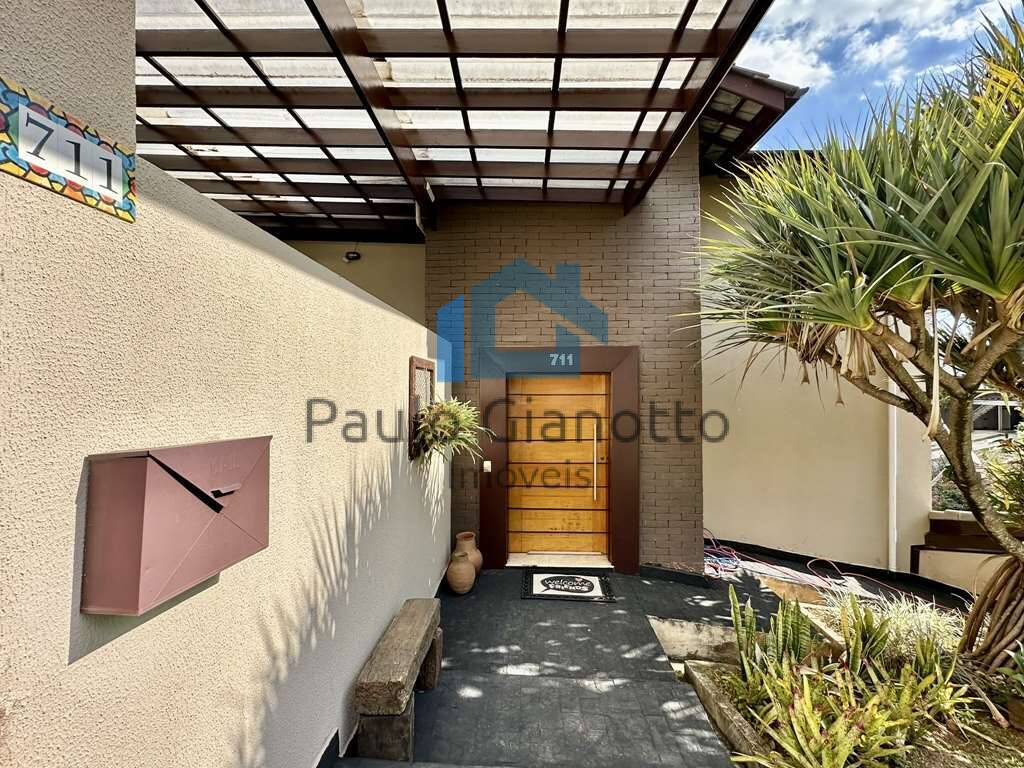 Casa de Condomínio à venda com 3 quartos, 330m² - Foto 4
