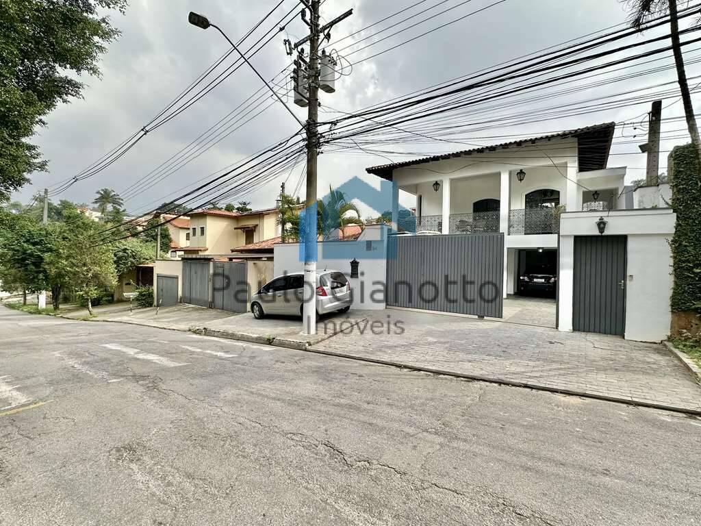 Casa à venda com 4 quartos, 432m² - Foto 1