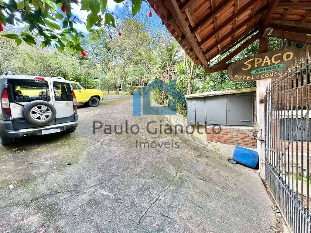 Casa à venda com 3 quartos, 233m² - Foto 2