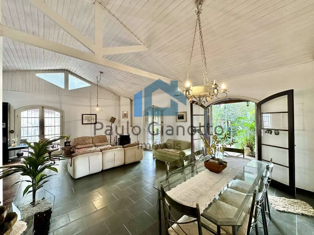 Casa à venda com 3 quartos, 233m² - Foto 11