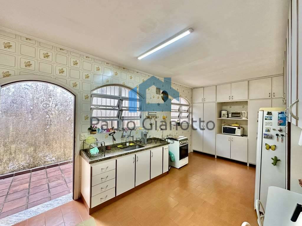 Casa à venda com 3 quartos, 233m² - Foto 18